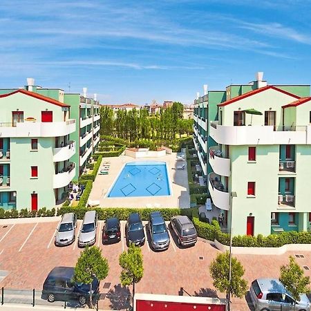 Apartment In Caorle With Heating Экстерьер фото